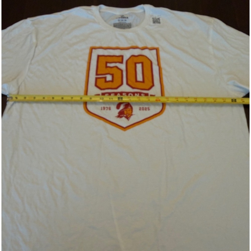 New Tampa Bay Buccaneers 50 Seasons T-Shirt Mens 2XL White Bucco Bruce 1976 - Picture 6 of 7